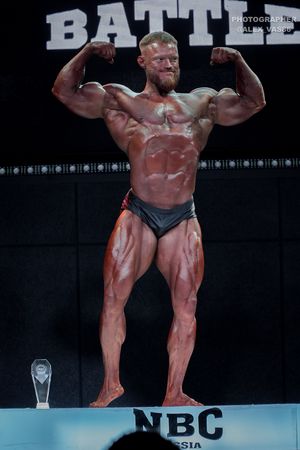 CLASSIC PHYSIQUE